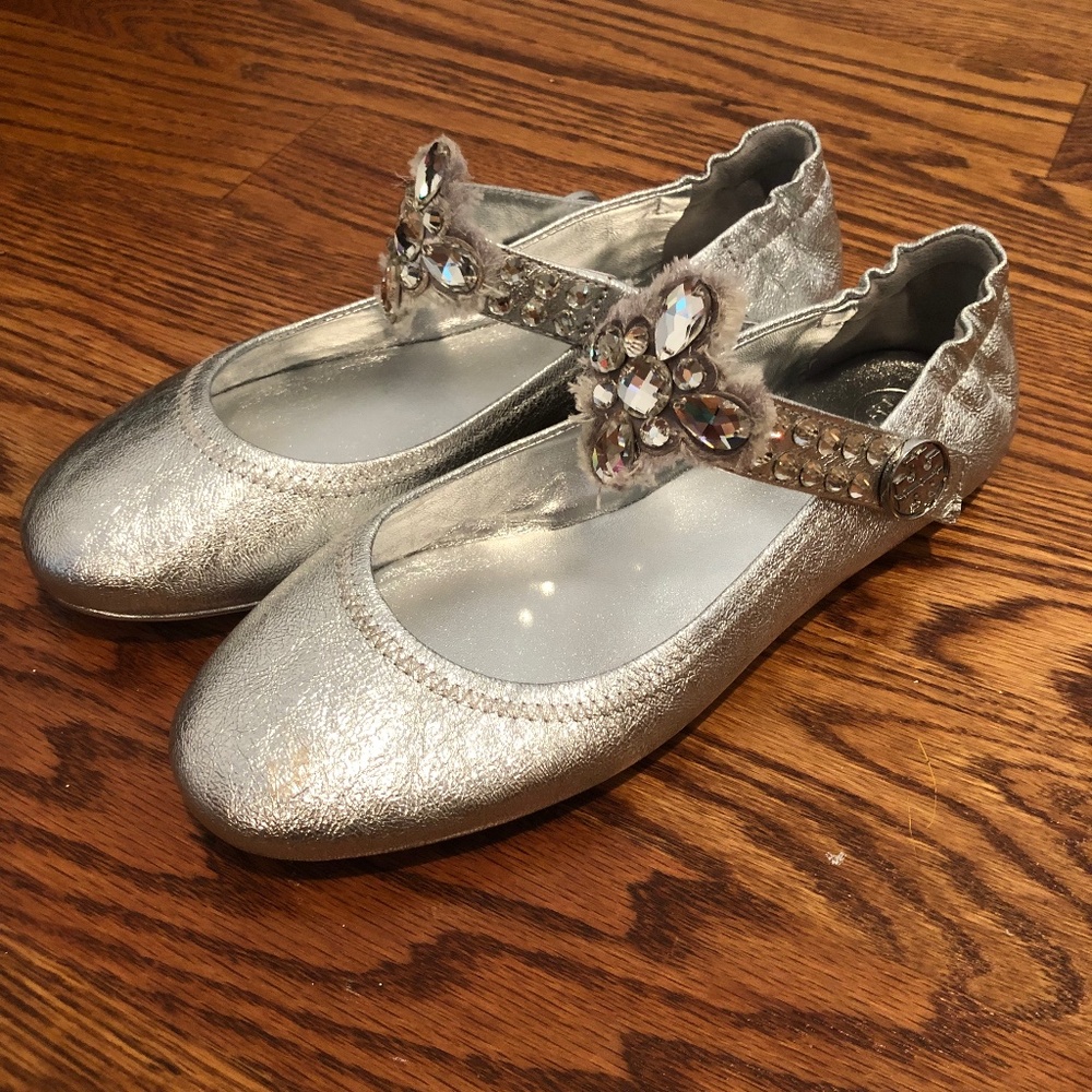 Tory Burch size 8, silver jeweled flat